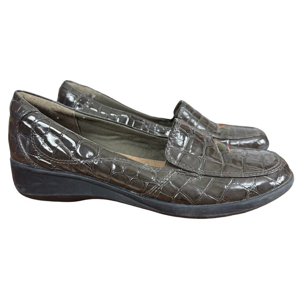 Clarks Collection Croc Embossed Gray Patent Leather Slip On Loafers Shoes sz 8